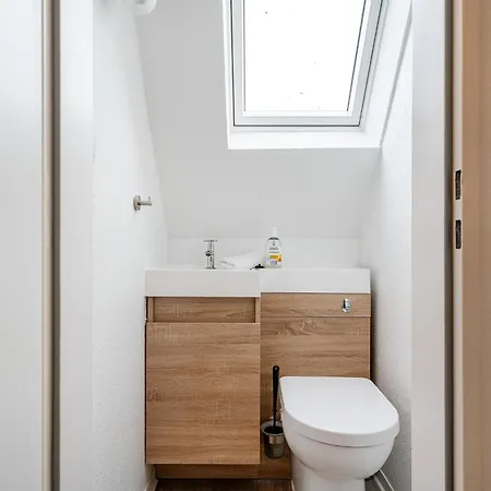 Neuland, Zwei Schlafzimmer, Ueberdachte Terrasse, Eingezaeunter Garten, Hund Willkommen!