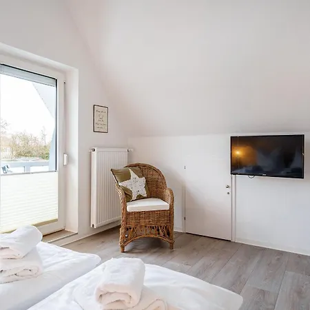 Holiday home Neuland, Zwei Schlafzimmer, Ueberdachte Terrasse, Eingezaeunter Garten, Hund Willkommen! Greetsiel