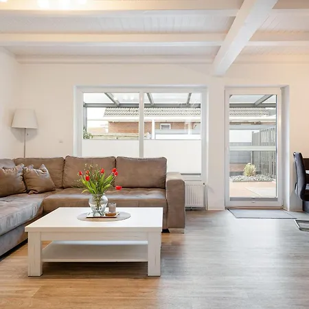 Neuland, Zwei Schlafzimmer, Ueberdachte Terrasse, Eingezaeunter Garten, Hund Willkommen!